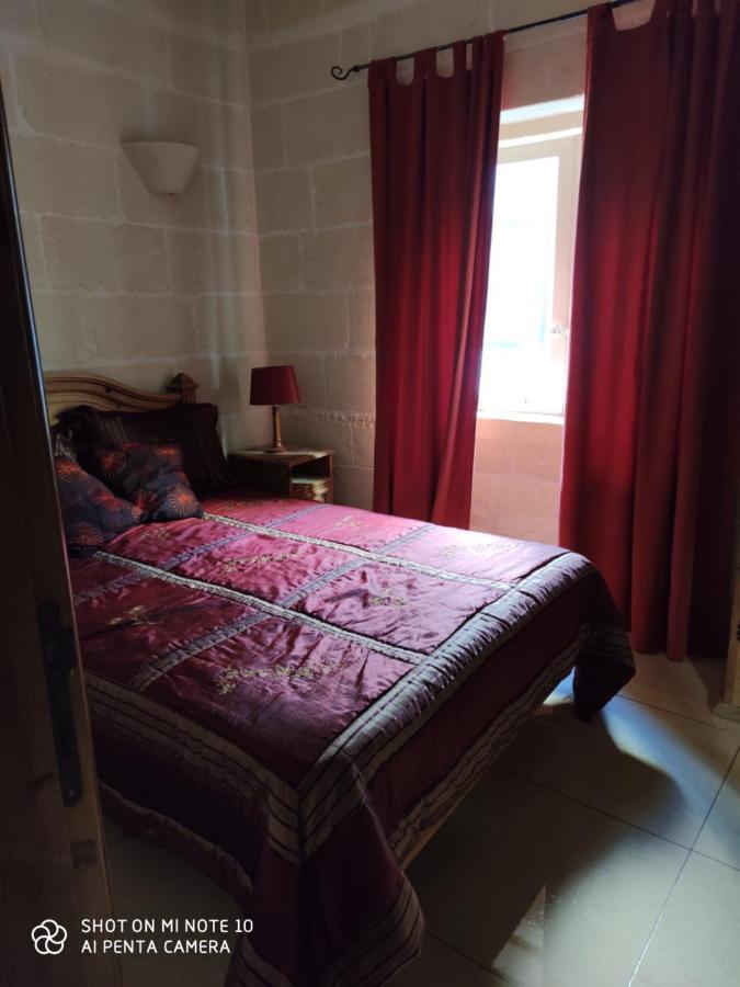 Seafront Two Bedroomed Apartment In Marsalforn المظهر الخارجي الصورة
